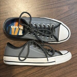 Converse Men’s 4.5 Women’s 6.5 Gray Taylor Low Top Sneakers Shoes